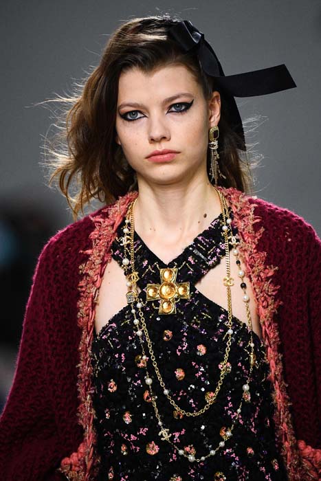 Chanel Métiers d'Art 2021/22 Koleksiyonunu Sundu
