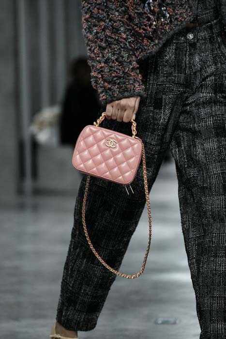 Chanel Métiers d'Art 2021/22 Koleksiyonunu Sundu