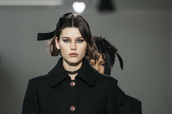 Chanel Métiers d'Art 2021/22 Koleksiyonunu Sundu