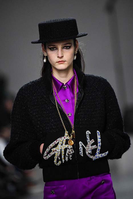 Chanel Métiers d'Art 2021/22 Koleksiyonunu Sundu