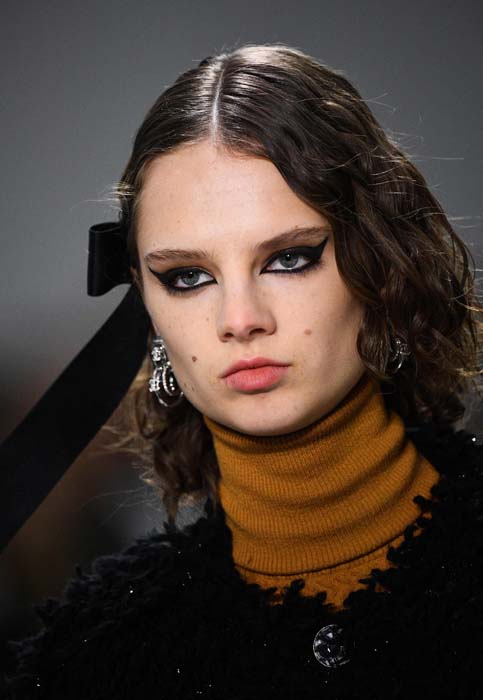 Chanel Métiers d'Art 2021/22 Koleksiyonunu Sundu