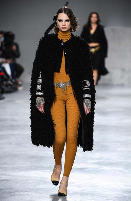 Chanel Métiers d'Art 2021/22 Koleksiyonunu Sundu