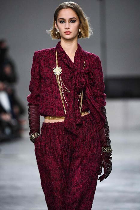 Chanel Métiers d'Art 2021/22 Koleksiyonunu Sundu