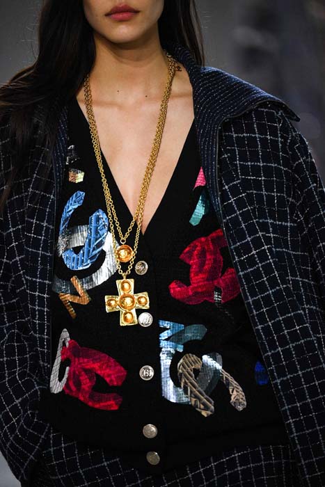 Chanel Métiers d'Art 2021/22 Koleksiyonunu Sundu