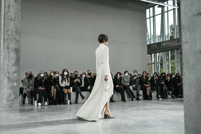 Chanel Métiers d'Art 2021/22 Koleksiyonunu Sundu