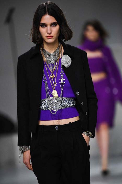 Chanel Métiers d'Art 2021/22 Koleksiyonunu Sundu