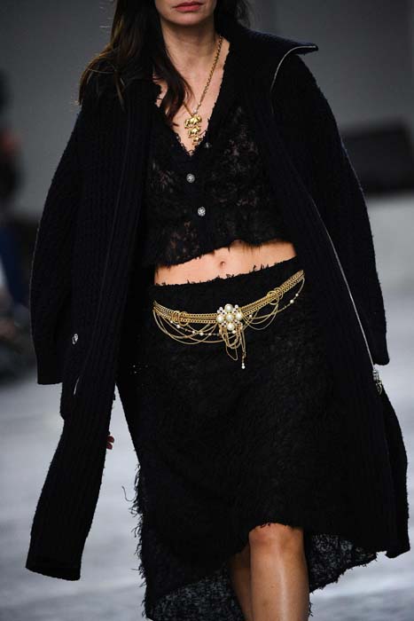 Chanel Métiers d'Art 2021/22 Koleksiyonunu Sundu