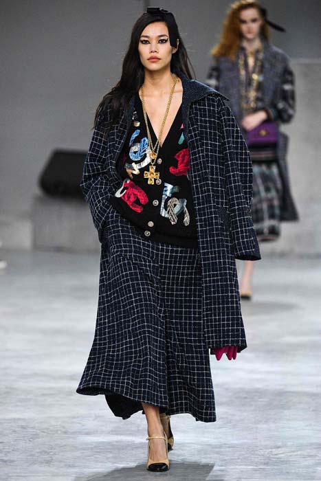 Chanel Métiers d'Art 2021/22 Koleksiyonunu Sundu