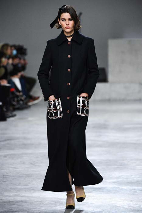 Chanel Métiers d'Art 2021/22 Koleksiyonunu Sundu