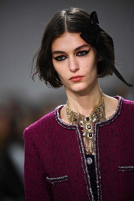 Chanel Métiers d'Art 2021/22 Koleksiyonunu Sundu