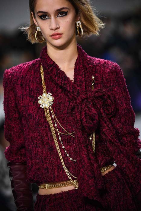 Chanel Métiers d'Art 2021/22 Koleksiyonunu Sundu