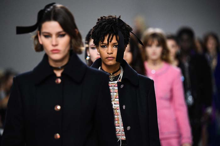 Chanel Métiers d'Art 2021/22 Koleksiyonunu Sundu