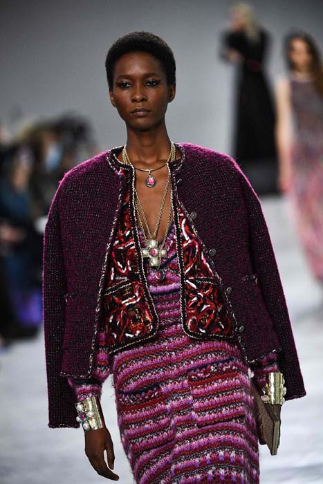 Chanel Métiers d'Art 2021/22 Koleksiyonunu Sundu