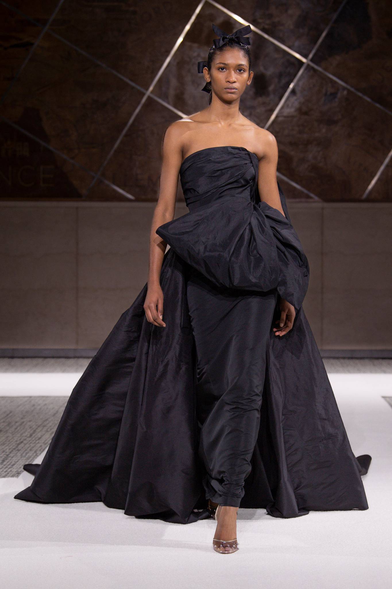 Giambattista Valli Couture İlkbahar/2022