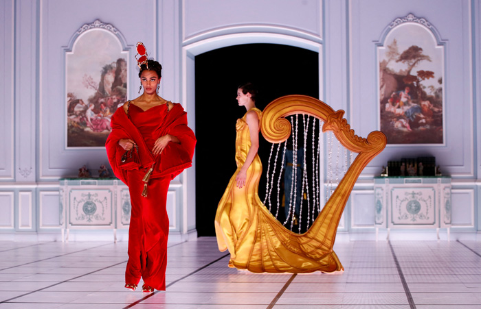 Moschino Sonbahar/Kış 2022