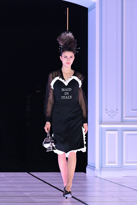 Moschino Sonbahar/Kış 2022