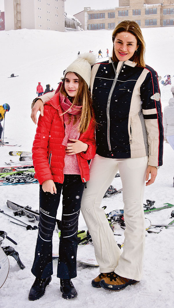 Kartalkaya'nın zirvesinde renkli ve eğlenceli etkinlik