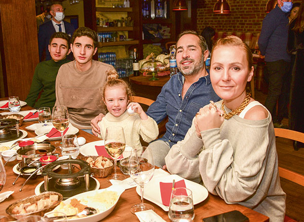 Kartalkaya'nın zirvesinde renkli ve eğlenceli etkinlik