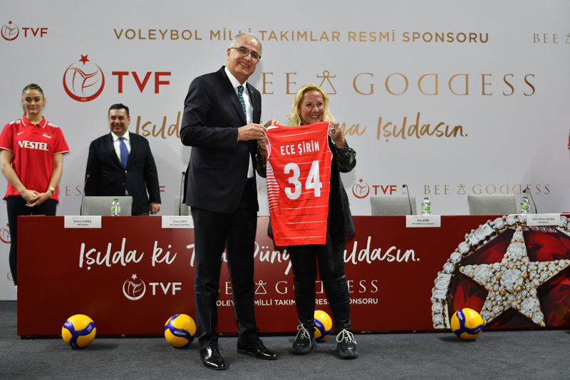 Bee Goddess milli voleybol takımlarının resmi sponsoru oldu