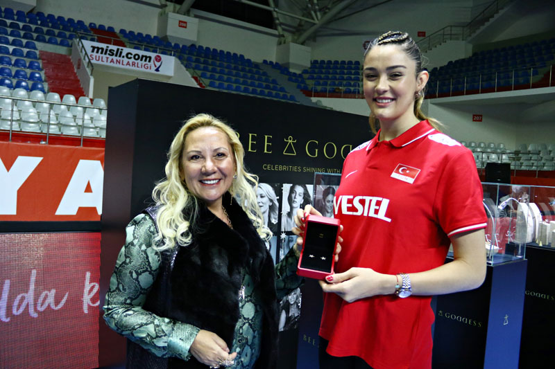 Bee Goddess milli voleybol takımlarının resmi sponsoru oldu