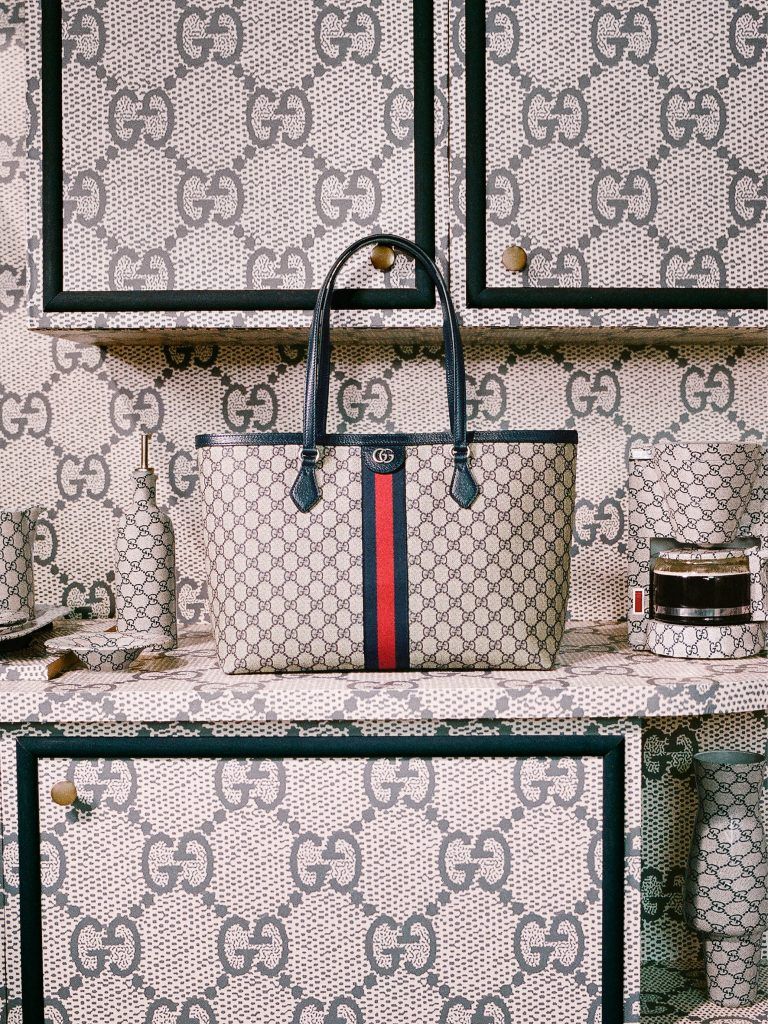 Gucci İle Mavi Rüya