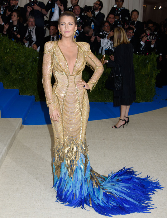 Blake Lively'nin MET Gala Kıyafetlerine Yakın Bakış