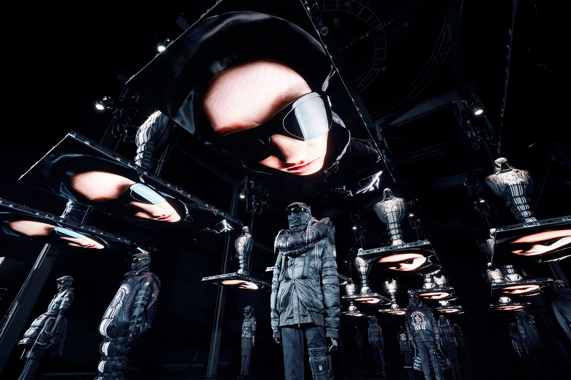 Fütürizm Rüzgarı: Gentle Monster x Moncler