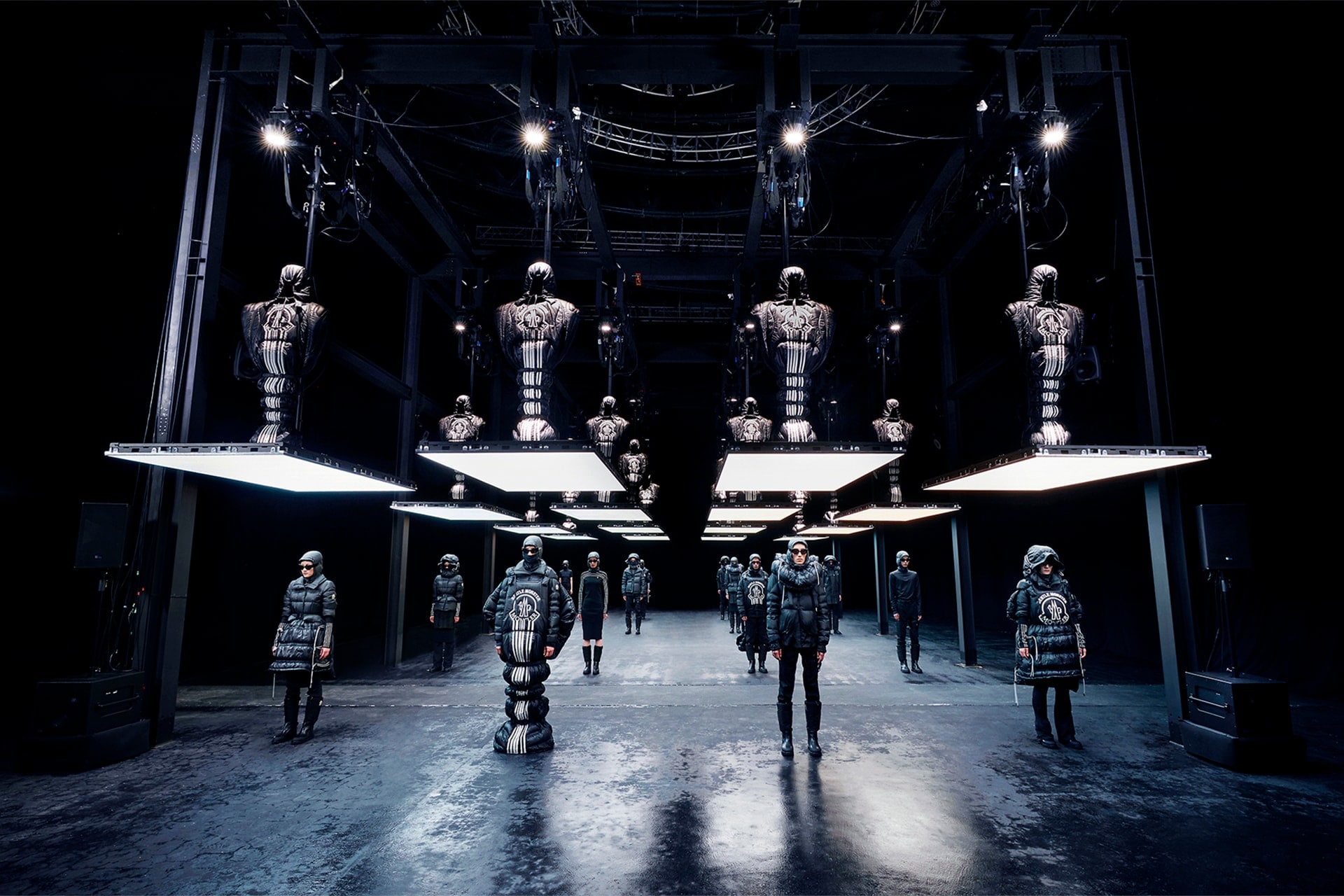 Fütürizm Rüzgarı: Gentle Monster x Moncler