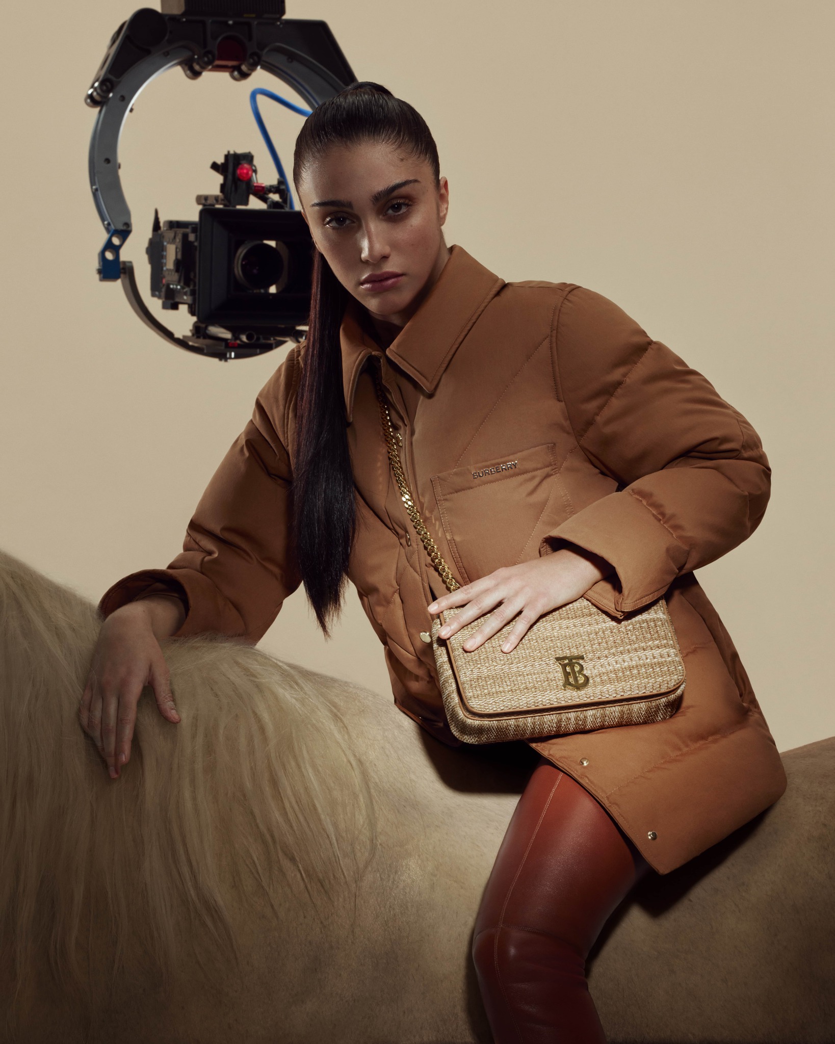 Burberry Lola Yeni It-bag Olmaya Aday!