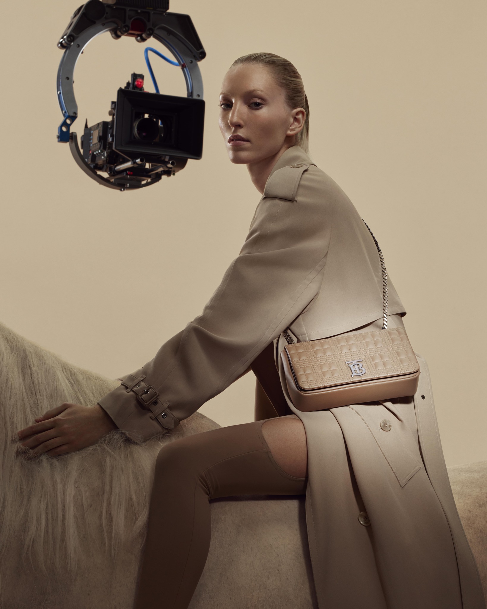 Burberry Lola Yeni It-bag Olmaya Aday!