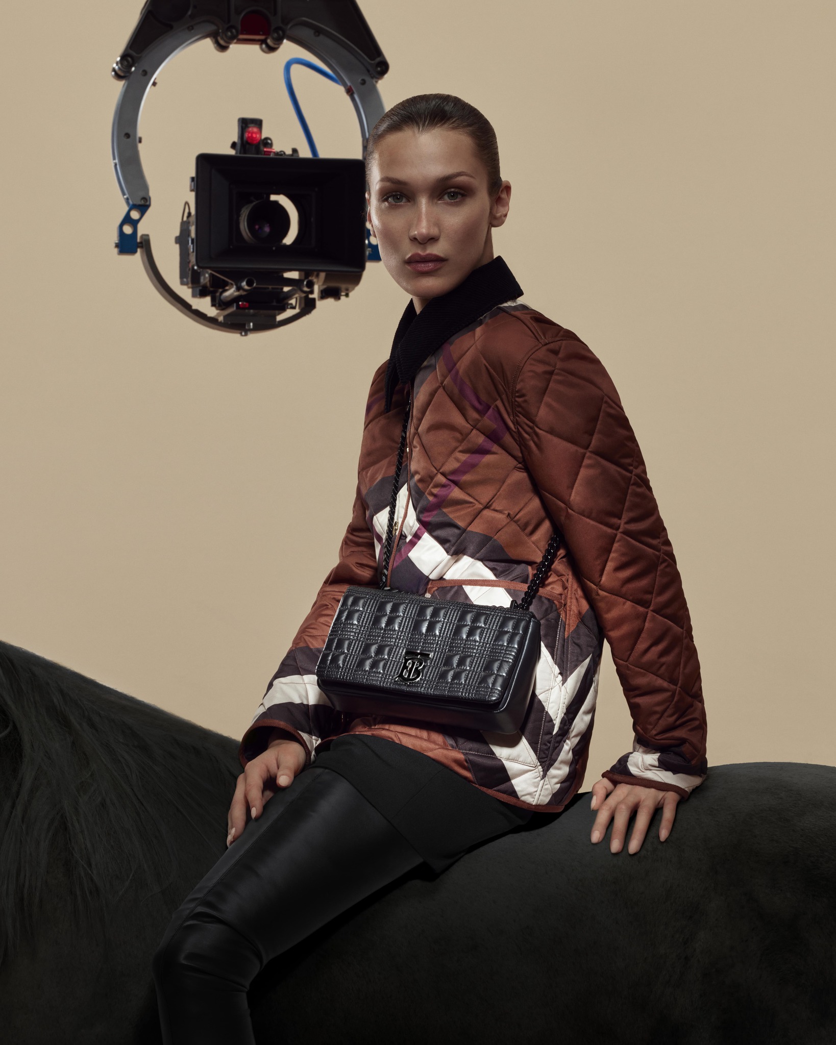 Burberry Lola Yeni It-bag Olmaya Aday!