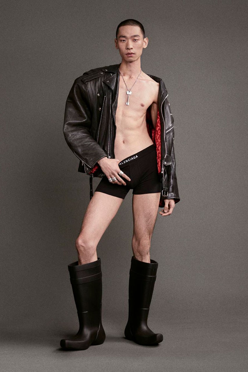 Bella Hadıd Ve Balencıaga Yeniden Bir Arada