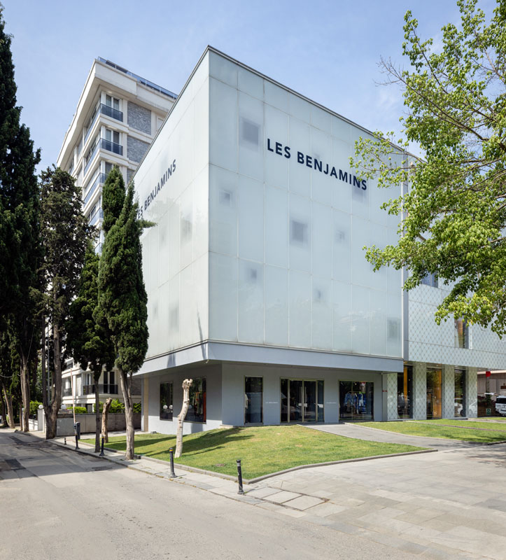 Bağdat Caddesi'ne Les Benjamins dokunuşu