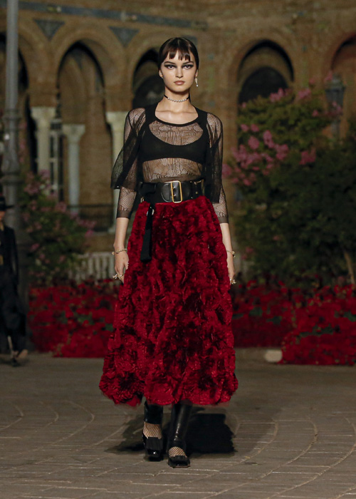 Dior Cruise 2023: Şiirsel Bir İspanyol Şovu