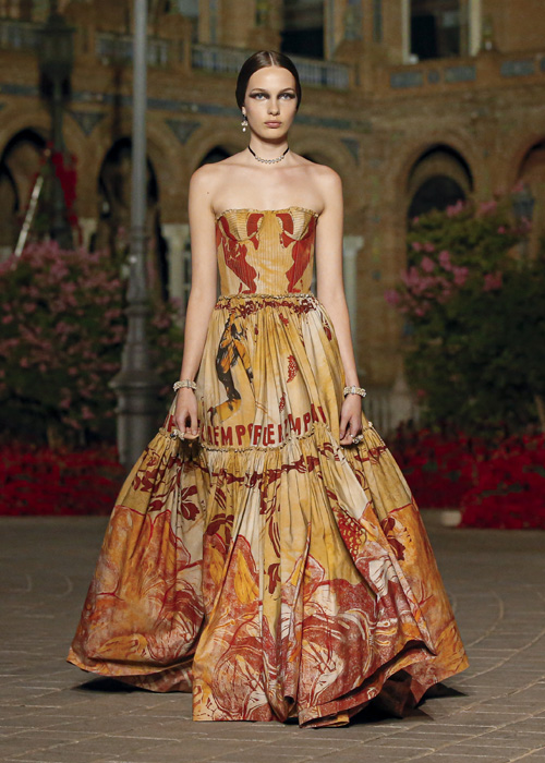 Dior Cruise 2023: Şiirsel Bir İspanyol Şovu