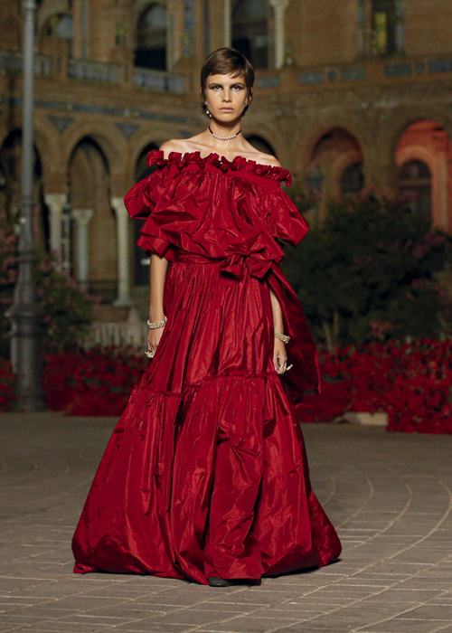 Dior Cruise 2023: Şiirsel Bir İspanyol Şovu