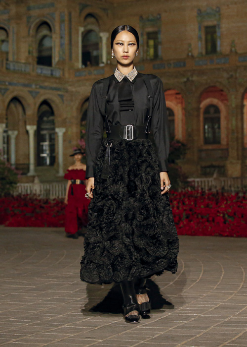 Dior Cruise 2023: Şiirsel Bir İspanyol Şovu