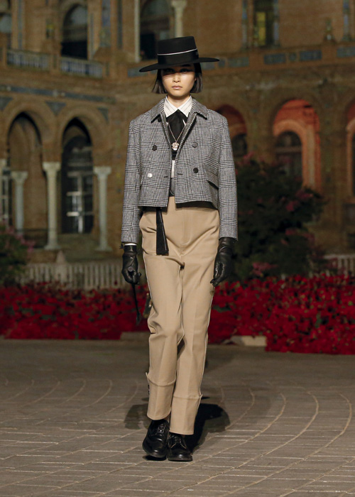 Dior Cruise 2023: Şiirsel Bir İspanyol Şovu