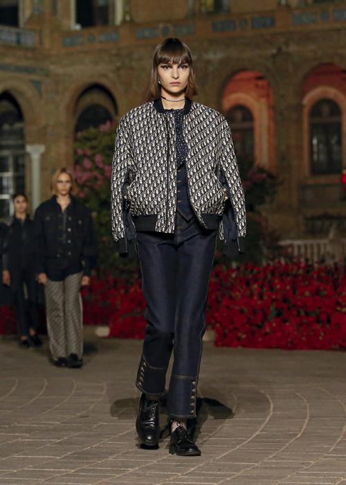 Dior Cruise 2023: Şiirsel Bir İspanyol Şovu