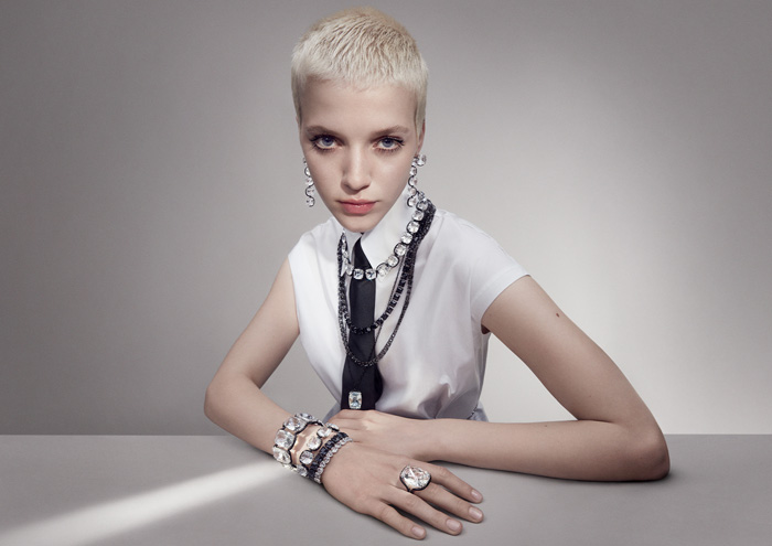 Swarovski Sonbahar/Kış 2022 Koleksiyonunun Göz Alıcı Işıltısını Kutluyor!