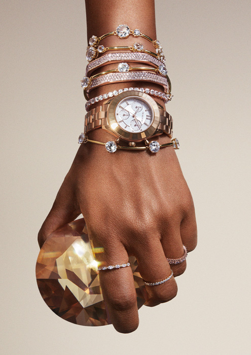 Swarovski Sonbahar/Kış 2022 Koleksiyonunun Göz Alıcı Işıltısını Kutluyor!