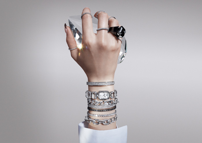 Swarovski Sonbahar/Kış 2022 Koleksiyonunun Göz Alıcı Işıltısını Kutluyor!