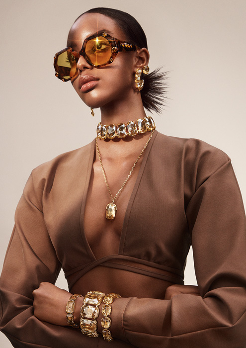 Swarovski Sonbahar/Kış 2022 Koleksiyonunun Göz Alıcı Işıltısını Kutluyor!