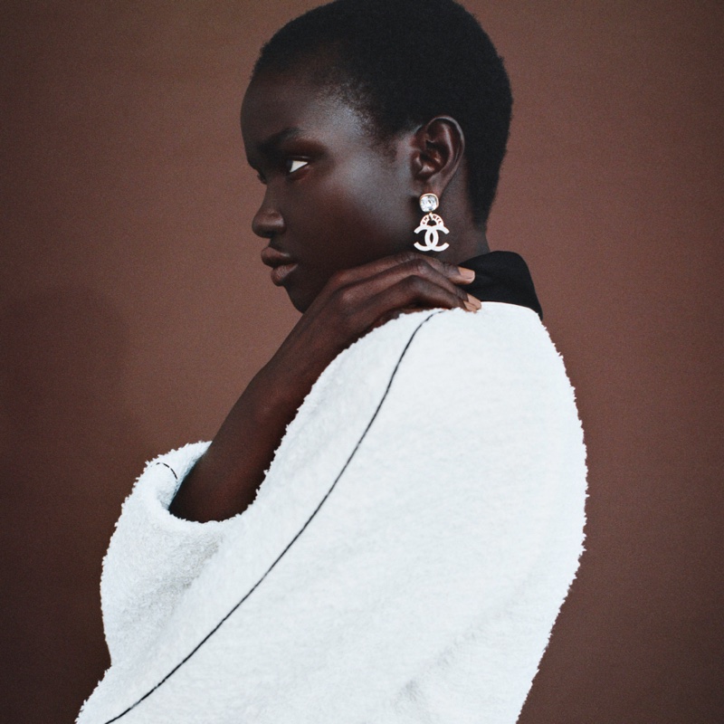 Chanel Kusursuz Güzelliği Tanımlıyor