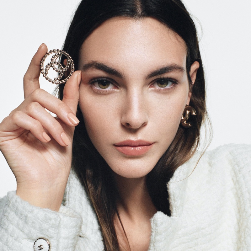 Chanel Kusursuz Güzelliği Tanımlıyor