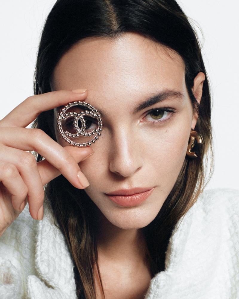 Chanel Kusursuz Güzelliği Tanımlıyor