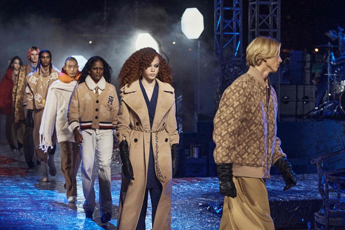 Hilfiger'ın Andy Warhol'dan İlham Aldığı Şov: Tommy Factory