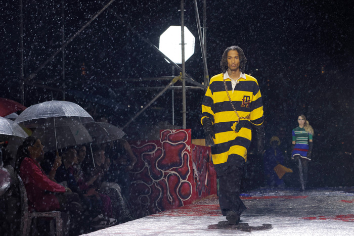 Hilfiger'ın Andy Warhol'dan İlham Aldığı Şov: Tommy Factory