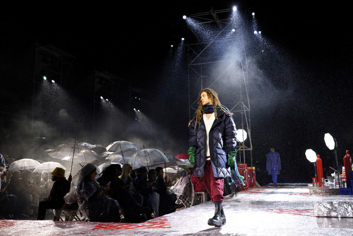 Hilfiger'ın Andy Warhol'dan İlham Aldığı Şov: Tommy Factory