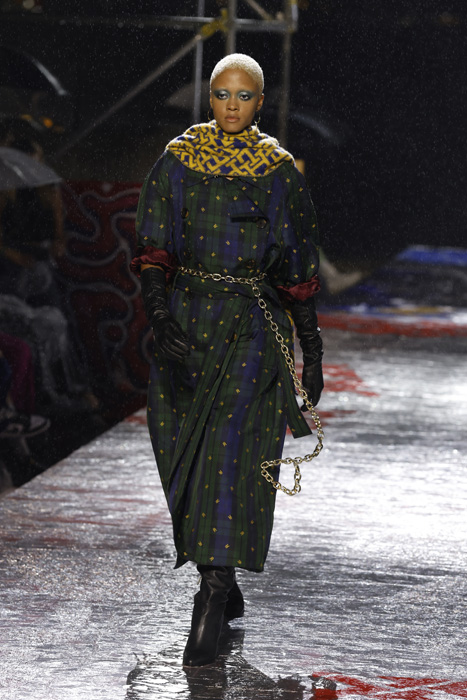 Hilfiger'ın Andy Warhol'dan İlham Aldığı Şov: Tommy Factory